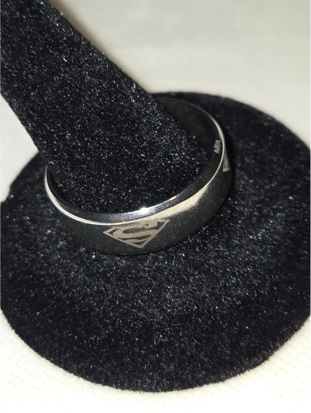 New Without Tags Silver Superman Logo Ring, Contemporary Style 11